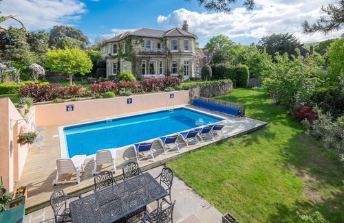 Shanklin Apartment | Luccombe Villa Holiday Apartments - Two Hoots apartment