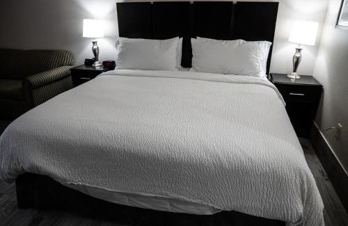 Weatherford Hotel | Lucille's Hotel, Restaurant, & Bar