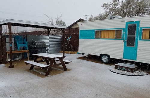 Joshua Tree House | "Lucille" Vintage Glamper Hideaway