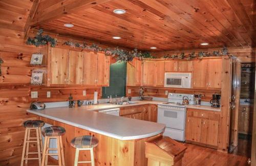 Foxfire Estates House | Lucilles Creekside Hideaway