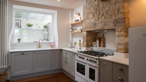 Rodborough House | Lucknow Cottage