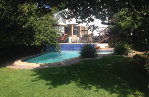 Greater Johannesburg Metropolitan Area House | Lucky Bean Guesthouse