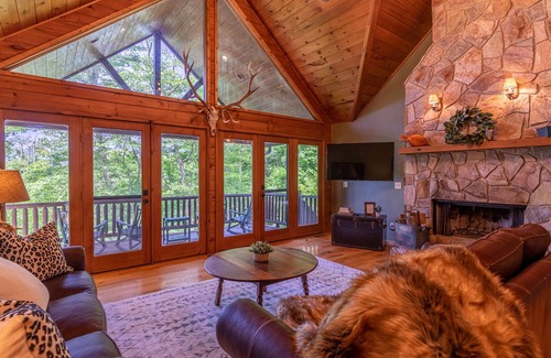 Banner Elk Cabin | Lucky Bear Cabin - Views! Plus firepit, new furnishings, and a hot tub!