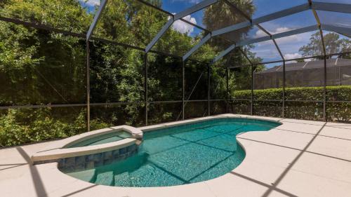 Cumbrian Lakes House | Lucky Charm - Budget-friendly 5 bed vacation home, close to Disney World