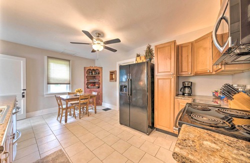Pacific House | 'Lucky Dawg' Pet-Friendly Abode Near St Louis!