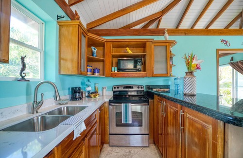 Placencia Villa | Lucky Duck Villa - Private Beach Escape