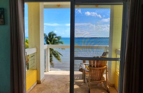 Placencia Villa | Lucky Duck Villa - Private Beach Escape