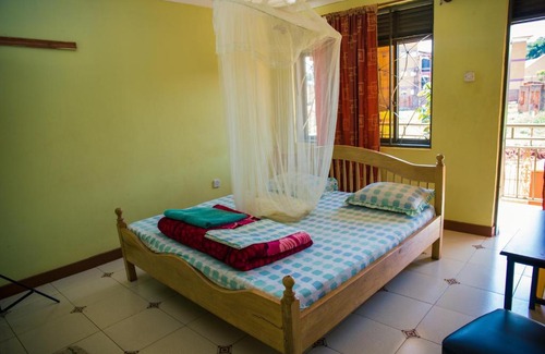 Jinja Hotel | Lucky Guest House