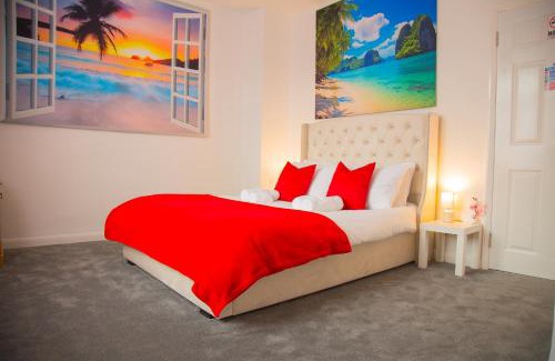 Barrow-in-Furness House | Lucky Home 24 - Ideal for Trade & Family - 2 Bedrooms - 3 Beds - Max 4 Guests - Close to BAE, Docks, Lake District, Beaches
