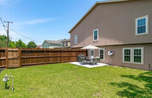 MacGregor House | LUCKY House - Tranquility in the Middle of Houston - TV in every room - 300 m2
