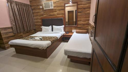 Bandra West Apartment | Lucky Service Apartments - Near BKC