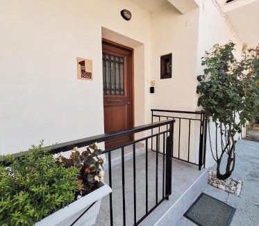 Ioannina Town Centre Apartment | Lucy's cozy house in the castle