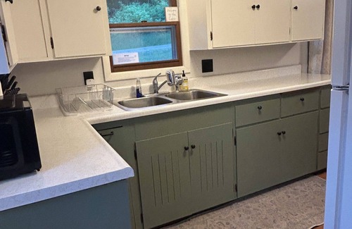 Chetek House | Luda’s Lakeshore Retreat: Newly renovated. Boathouse deck, private dock & slip