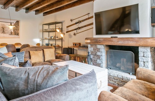 Garos House | Luderna - Casa Sacauva
