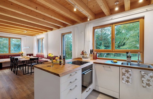 Huzenbach House | 'Lug Ins Tal - 2 Häuser' with Mountain View, Private Terrace and Wi-Fi