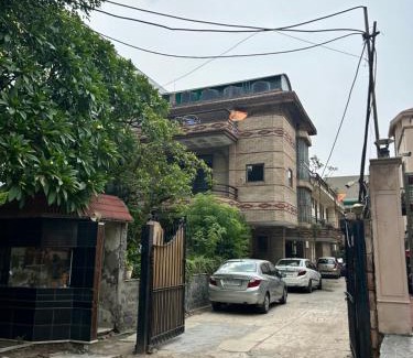 Punjabibagh Bed & Breakfast | Luggage Storie
