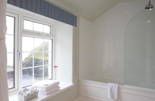 Portloe Hotel | Lugger Hotel ‘A Bespoke Hotel’