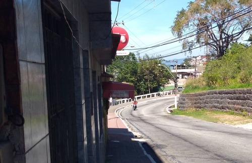 Angra dos Reis House | luiz neves lodging, family atmosphere, great location, covered garage