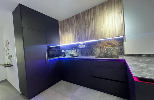 Adra Apartment | Lujo en el centro con parking privado 2