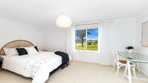 Gloucester House | Lujo Studio - Elegant & Modern Studio - Retreat In Gloucester Tranquil Rural Escape With Pool & Views