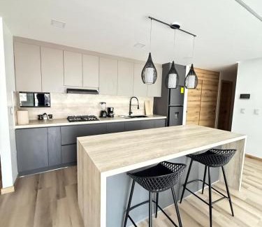 Huayna-Capac Apartment | Lujo y estilo en Suite Doble por estrenar - Cuenca