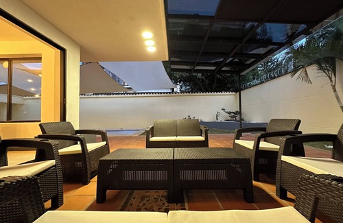 Itagui House | Lujosa Villa en poblado con piscina privada!