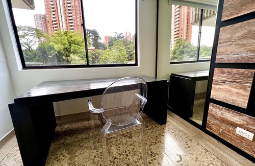 Los Naranjos Apartment | Lujoso, Amplio Apto en el Barrio más Seguro y Lindo de Medellín
