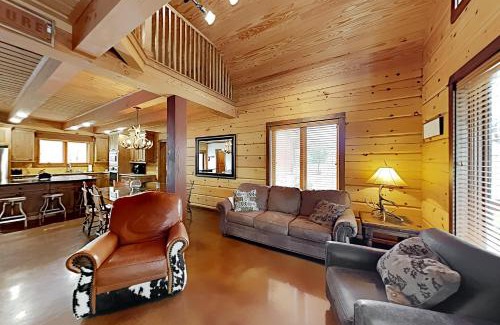 Canyon Lake House | Luke Lake Living