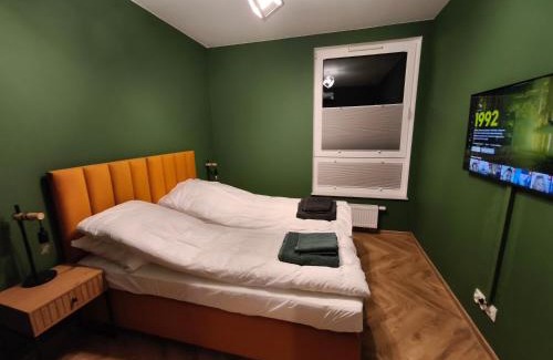 Starogard Gdanski Apartment | Luksusowy Apartament, Duży Parking, Zameldowanie 24h, FV, Ekspres, XBOX, Klimatyzacja, Dwie Sypialnie, Kuchnia i Salon, Samo centrum miasta,