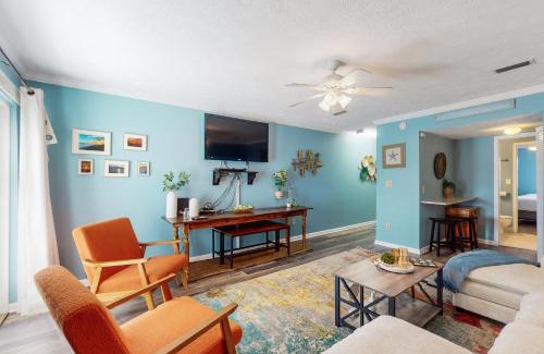 El Centro Beach House | Lullwater Beach Condos 405