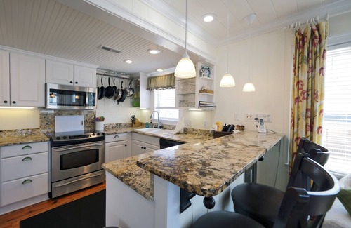 Holden Beach House | 'Lulu Rose" - Oceanfront Home w/Hot Tub, 2 Bedrooms/2 Bathrooms