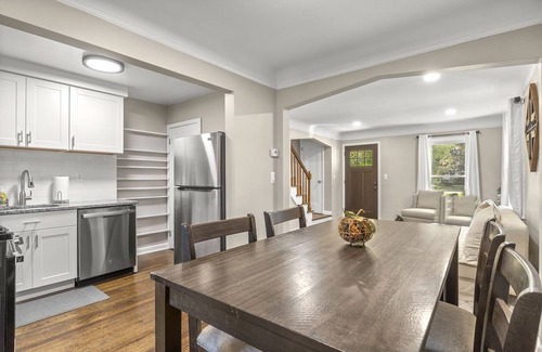 Royal Oak House | Lulus Place: Modern Farmhouse minutes from downtown