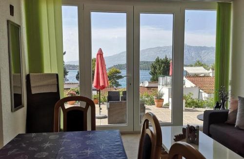 Lumbarda Apartment | Lumbarda Resort Apartments - Superior Two bedroom Apartment with Mountain View E1