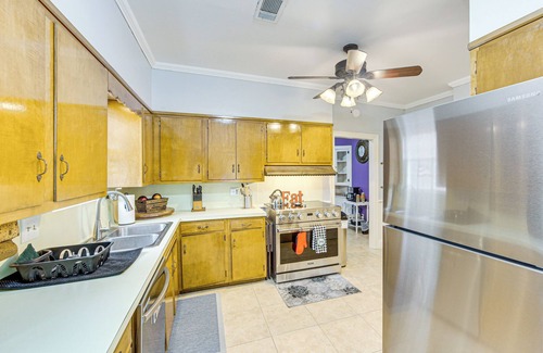 Nacogdoches House | ‘Lumberjack Hideaway’ Near Campus in Nacogdoches!