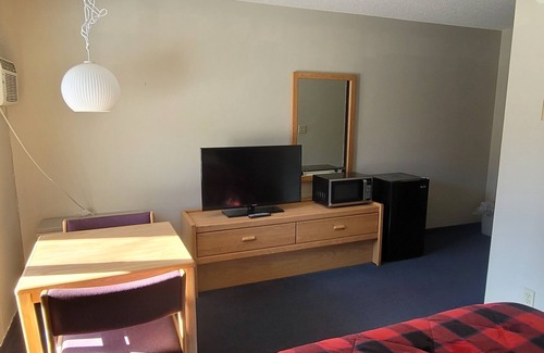 Hayward Hotel | Lumberjack Inn