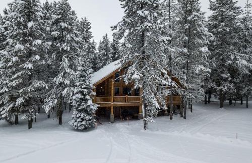 Island Park House | Lumberjack Lodge