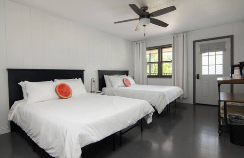 Balsam Lake Hotel | Lumberjill Lodge #13 | Double Queen Room