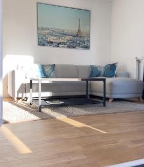 Malakoff Apartment | Lumière Parisienne Appart Moderne Lumineux et Spacieux de 66m2 Metro L13 Parking Terrasse et Ascenseur