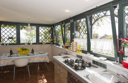 Castelnuovo Magra House | LUMIERE LIFE, cozy and bright living room in Castelnuovo Magra