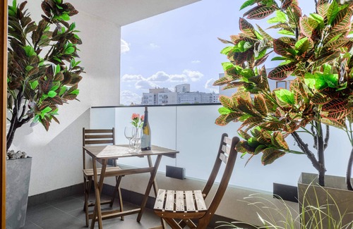 Powisle Apartment | Lumina Lovely apart near Foksal Galeria