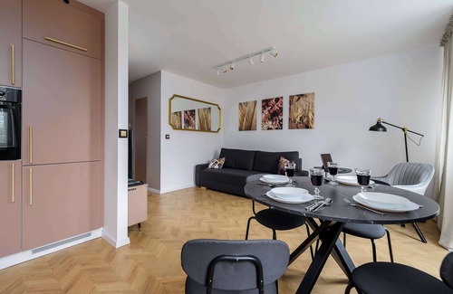 Zoliborz Apartment | Lumina spacious apartment in Warsaw