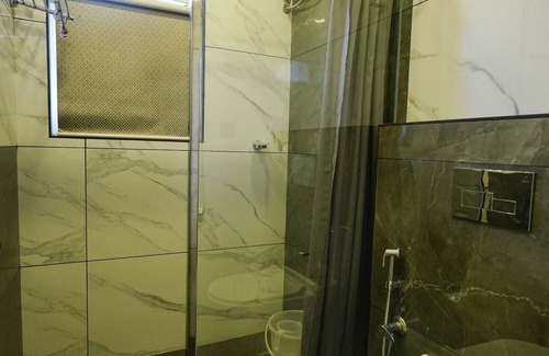Udumbanchola Hotel | Lumino Winter Castle