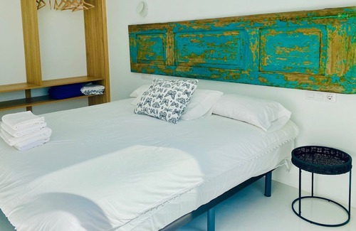 Los Mojones House | Luminosa Casa Junto a Playa Chica con Magníficas Vistas al mar