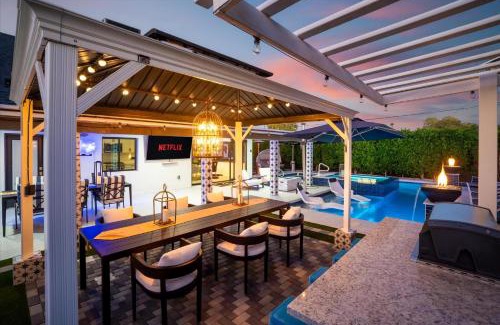 Park Scottsdale Four House | Luminosity Escape Pool Hot Tub Dog-friendly