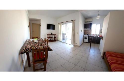 Comuna 10 Apartment | Luminoso departamento con balcón barrio Monte Castro, CABA