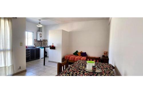 Comuna 10 Apartment | Luminoso departamento con balcón barrio Monte Castro, CABA