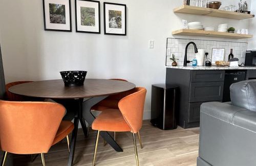 Gatlinburg - Pigeon Forge House | Luminous Cottage with Lofted Interior in Sevierville, Tennessee