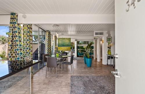Twin Palms House | Luminous Ocotillo Bungalow
