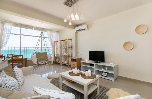 Haifa Apartment | Luminous Sea