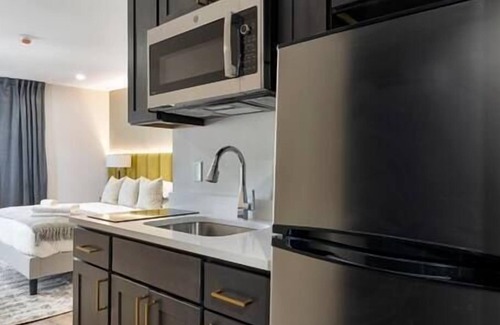 Middletown Condo | Luminous Studio: Vibrant Living Experience